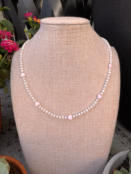 Mother of pearl plus pink conch hearts (16 inches)