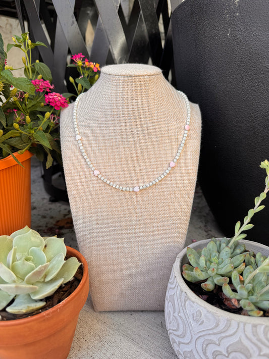 Mother of pearl plus pink conch hearts (16 inches)